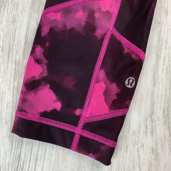 Lululemon Pink and Black  Crop Leggings 6 - Picture 7 of 7